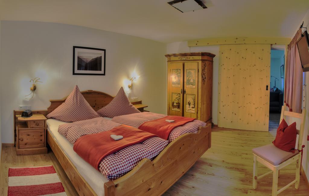 Gastehaus Alpengruss Hotell Wallgau Exteriör bild